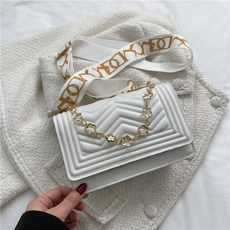 Free Delivery Designer Bag Fashion Korean Version Lingge Hand Chain Small Square Instagram Popular One Shoulder Crossbody Women's Luxury Bag