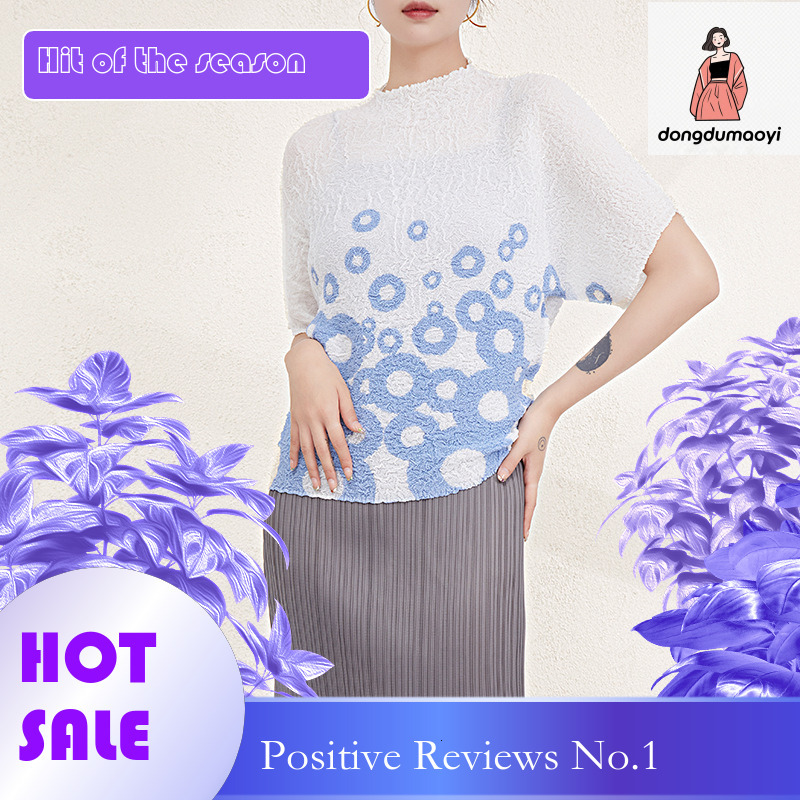 dongdumaoyi Miyake top women's summer pleated thin loose slimming plus size design rendering printed semi high neck short sleeved T-shirt