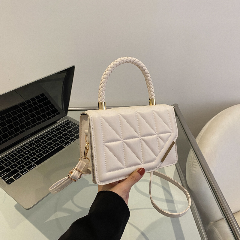 Free Delivery Designer Bag Lingge Texture For Women's 2025 Fashionable Handheld Small Square Fashion Chain Solid Color Single Shoulder Crossbody 