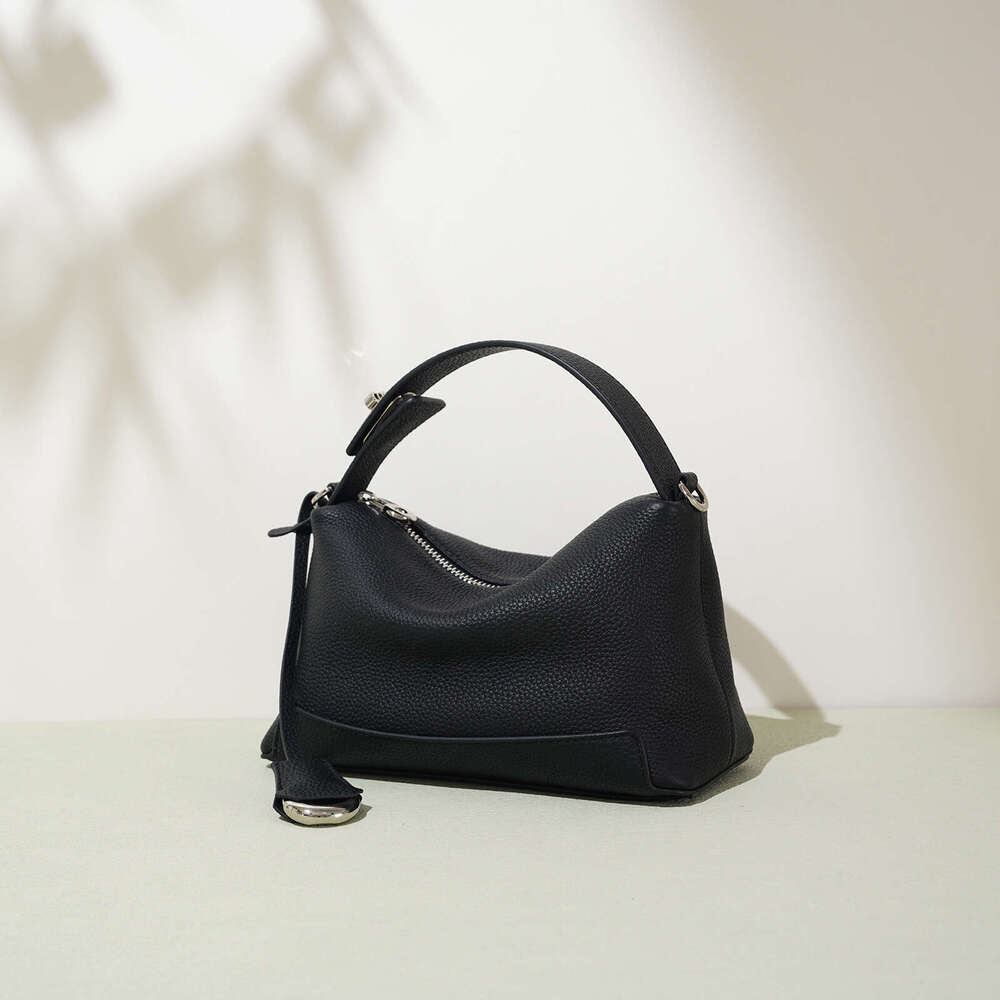 2025 Korean Version Versatile High-End Handbag Shoulder New Simple Casual Pillow Niche Crossbody Bag For Women