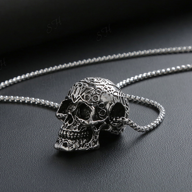 Light luxury trend hip-hop style unisex personality cool skull necklace collarbone chain
