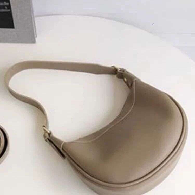 2025 new fashionable niche design high-end versatile crossbody bag single shoulder armpit dumpling