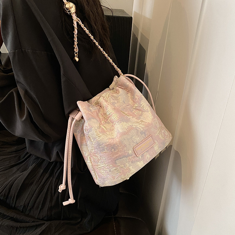 2025 new bag Chinese embroidery women's niche simple high-end bucket designer lucky bag shoulder crossbody bag premium texture chain bucket bag