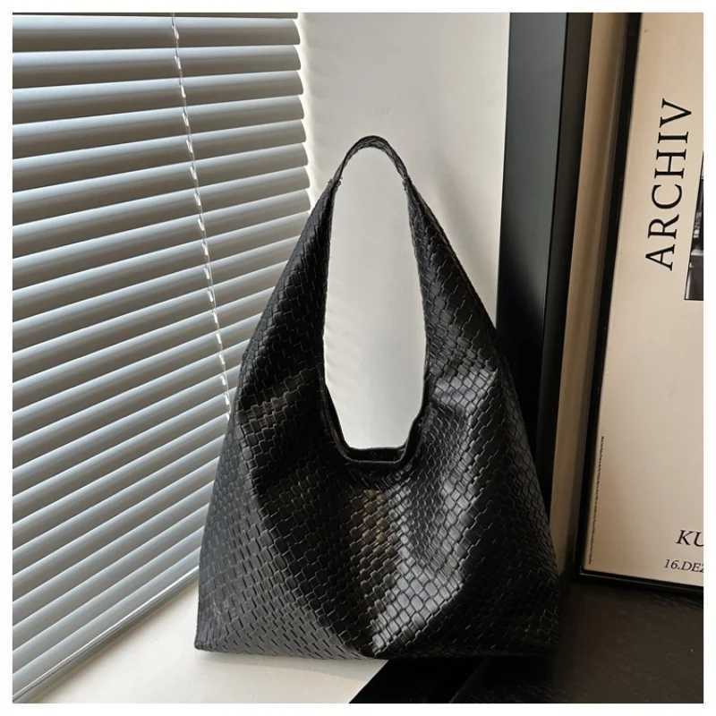 Wens Artificial Leather Woven Pattern Shoder Bag Large Capacity Tote Bag Casual Armpit Bag Large Tote Bag Daily Work Z250514
