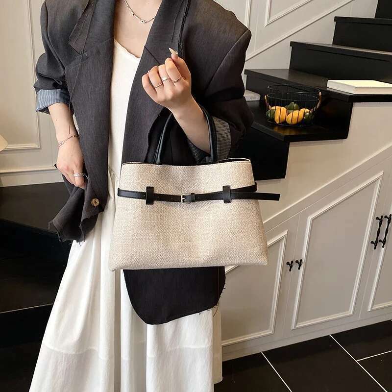 Stylish Solid Color Messenger Bag - Elegant Leather Tote With Paris Inspired Design, Trendy Commuter Crossbody Purse