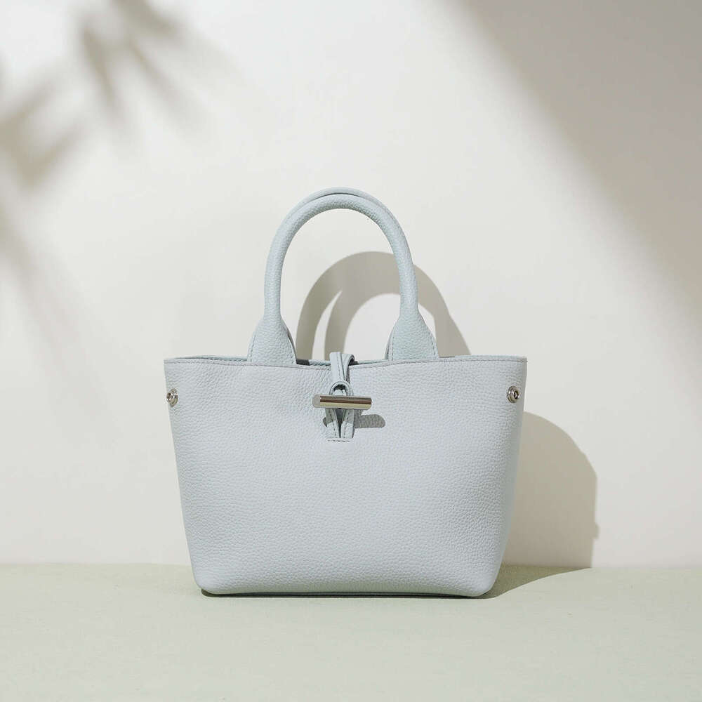 2025 Design New Small Bucket High-End Soft Handbag Versatile Fashion Leather Diagonal Cross Women's Bag