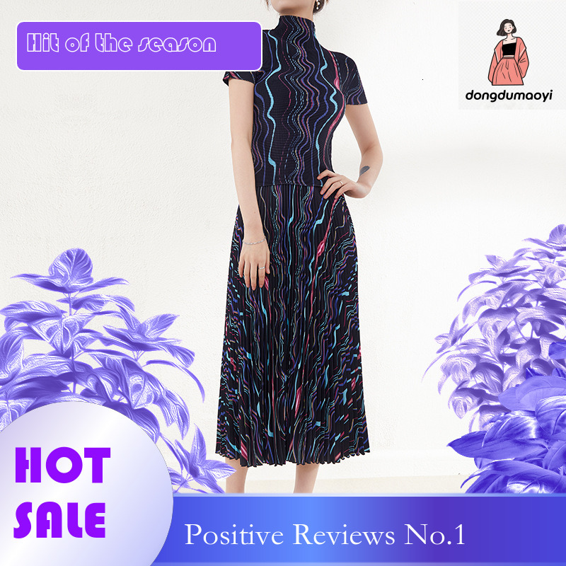 dongdumaoyi Miyake T-shirt Half for Women 2024 Summer New Style, Wrinkle Printed Fashion Top, Hundred Fold Skirt Two Piece Set