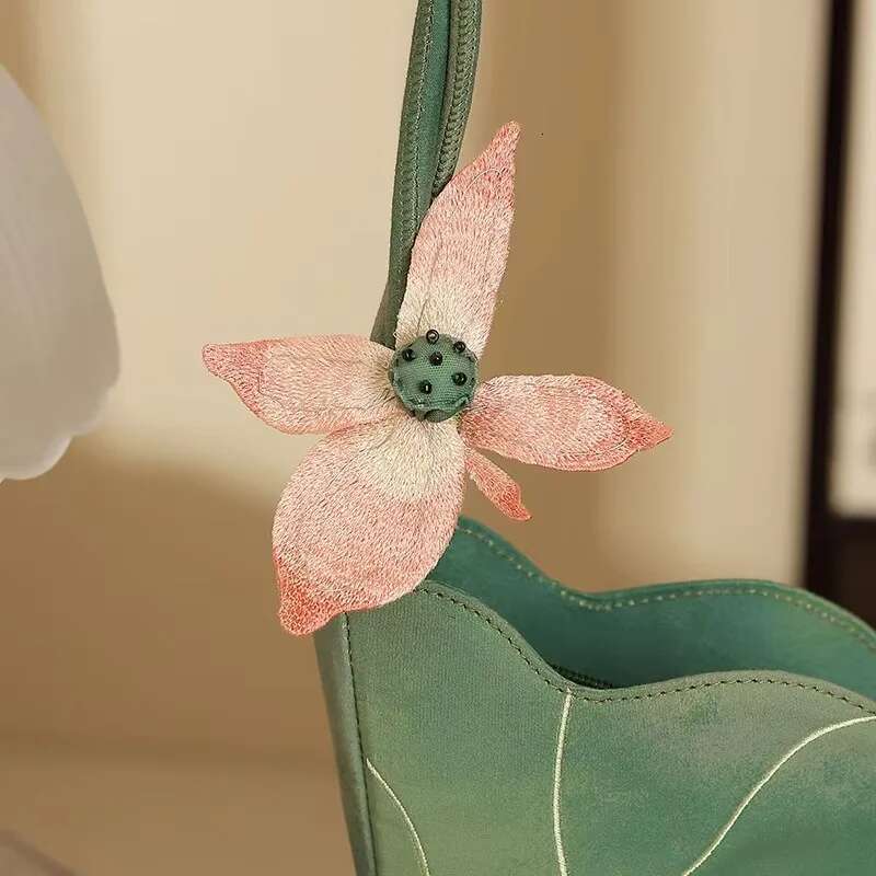 Chinese Style Shoulder Bag Women Exquisite Floral Embroidery Original Designer Handbag 2025 New In Elegant Fashion Female Bags