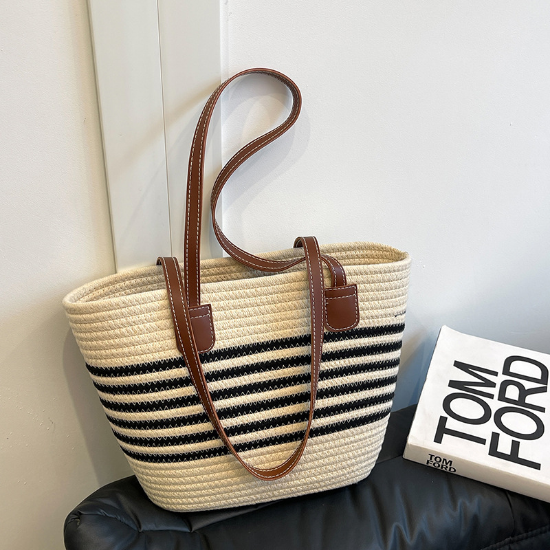 Free Delivery Designer Bag Woven Grass Woven For Women Large Capacity 2025 New Summer Versatile Shoulder Textured Commuting Beach Luxury Bag