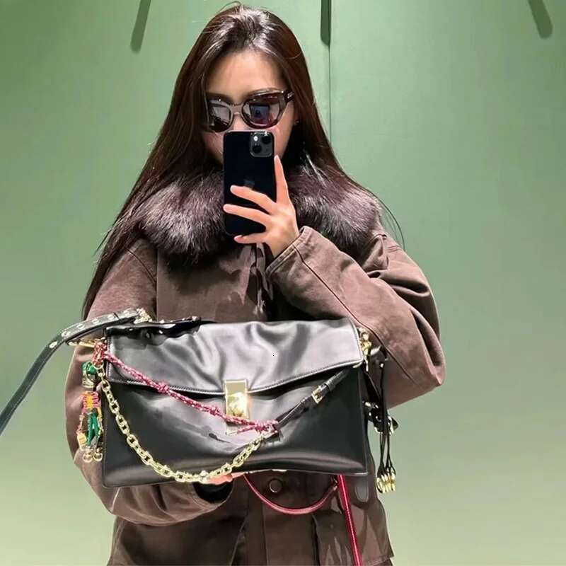 High-end Flap Messenger Retro Small Pendant Lock Motorcycle Brand Genuine Leather Square Classic Shoulder Bag