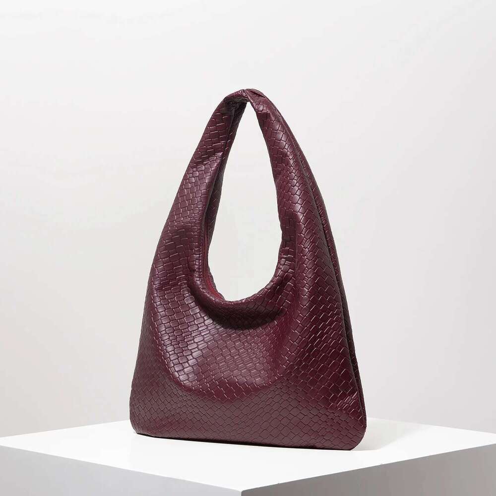 Retro Artificial Woven Leather Shoulder Women's Handbag, Large Capacity Tote Crescent Zipper Armpit Bag, Daily Commuter Bag (Random Pattern)