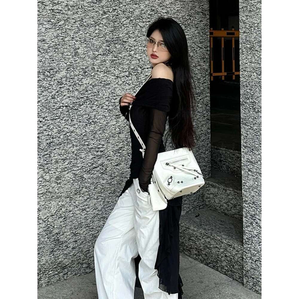 Punk Hot Girl Style Bucket Y2k Rivet Fashion Shoulder Female Tote Versatile Bags Crossbody Bag Handbag