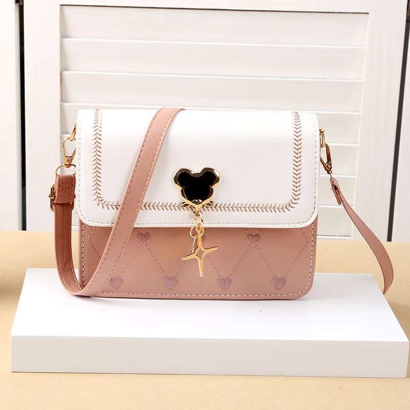 One New Women's Shoulder Square Trendy and Versatile Small Girl Heart Gift Crossbody Bag