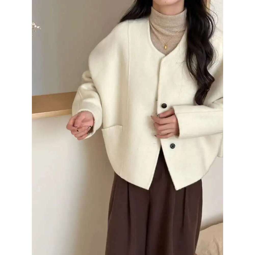 LANMREM Korean Style Short Woolen Jackets Women's Round Neck Solid Color Single Breasted Coat Fashion Winter New 2VV1711