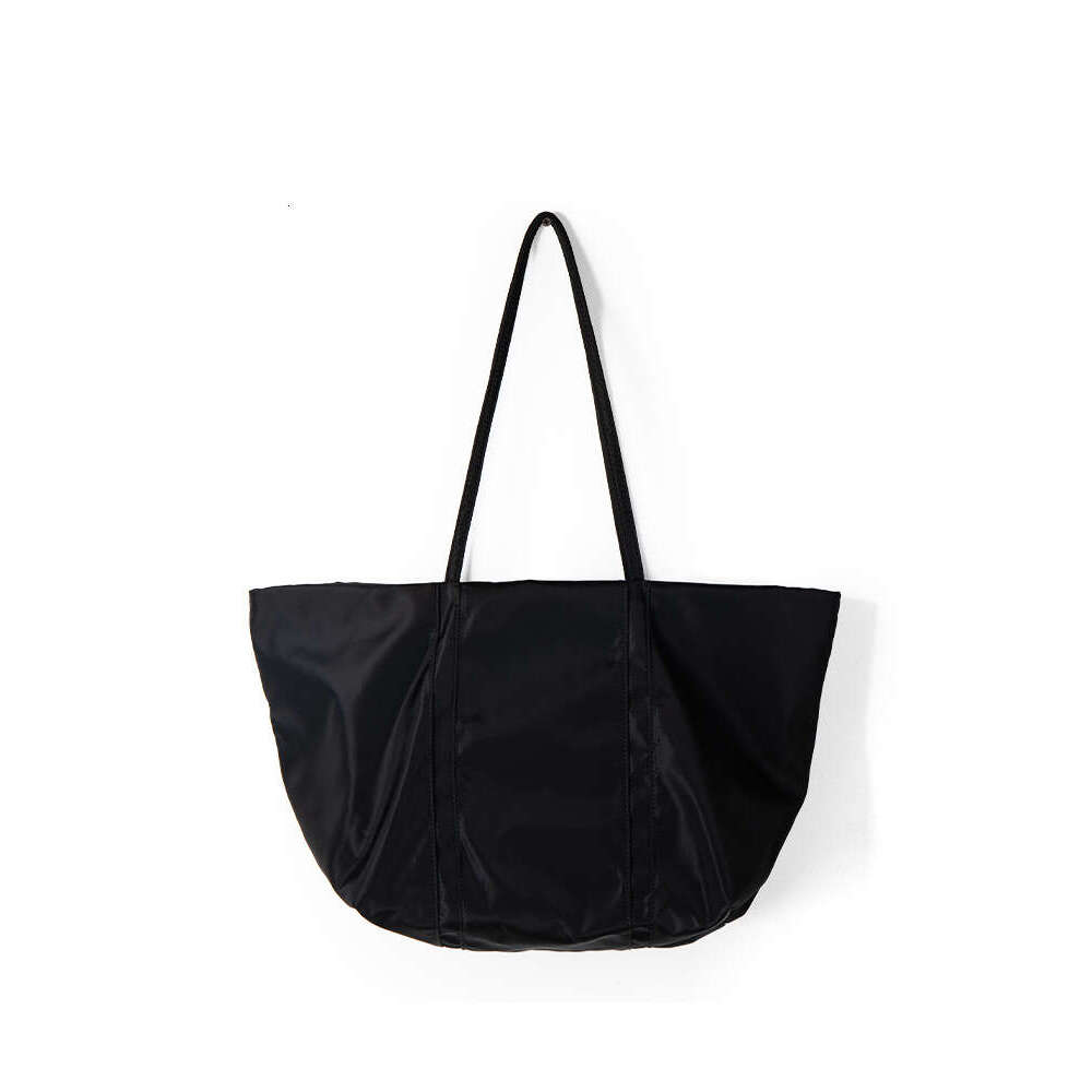 Small Fragrant Design, Waterproof Nylon Cloth For Women's Spring 2024 Commuter Versatile Large Capacity Tote Bag