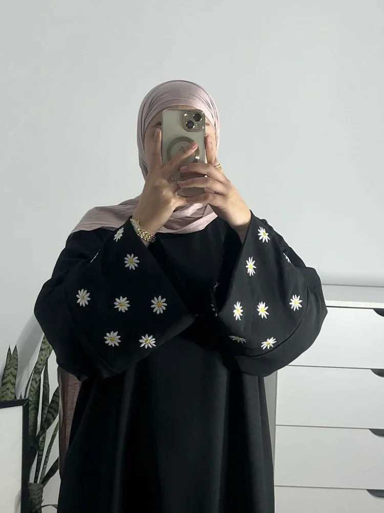 Eid Muslim Dubai Dresses for Women abaya Jalabiya Floral Embroidery Ramadan Morocco Dubai Robe Abayas Kaftan Islam Vestidos 2024 X250514