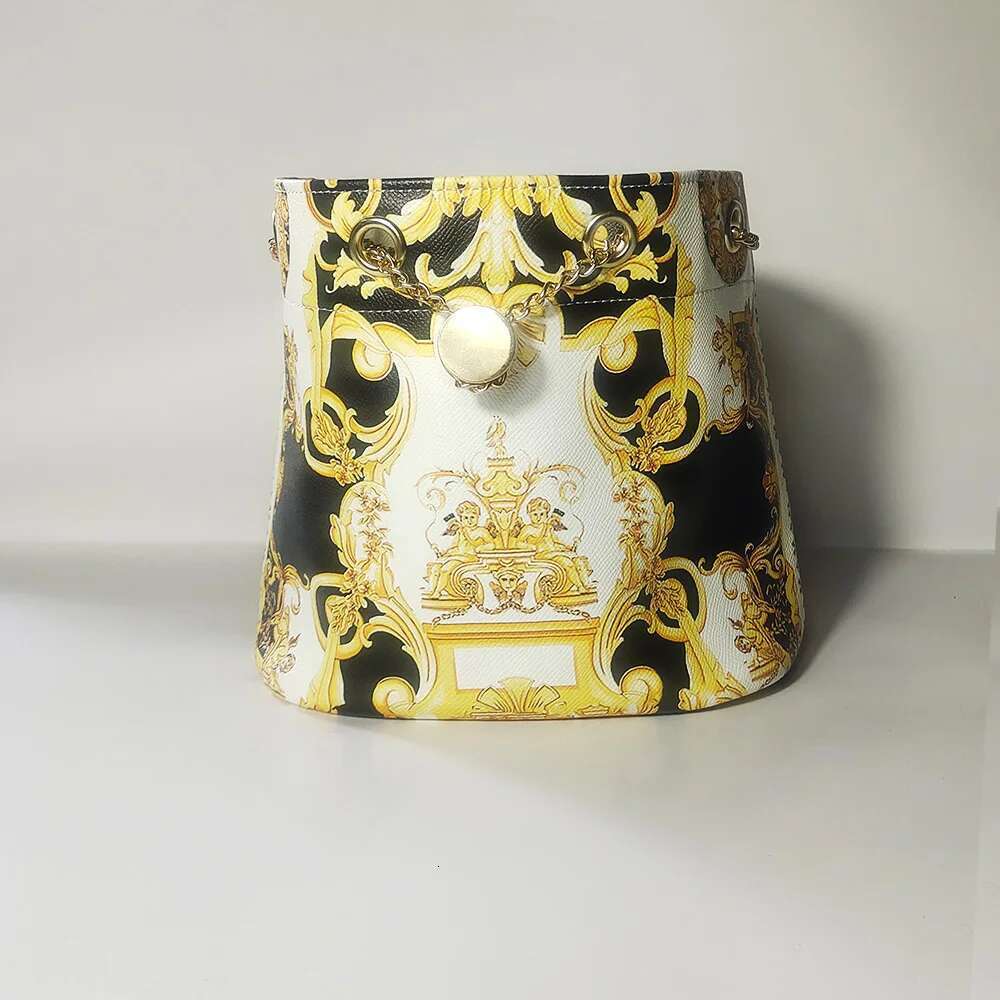 This year's popular textured soft leather bucket women's spring summer 2024 new hand-held shoulder crossbody bag