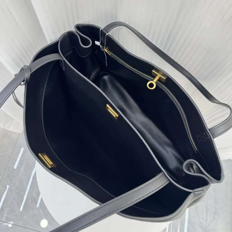 Design Hot Selling Motorcycle Shoulder Commuter Crossbody Armpit Genuine Leather Large Capacity Tote Bag