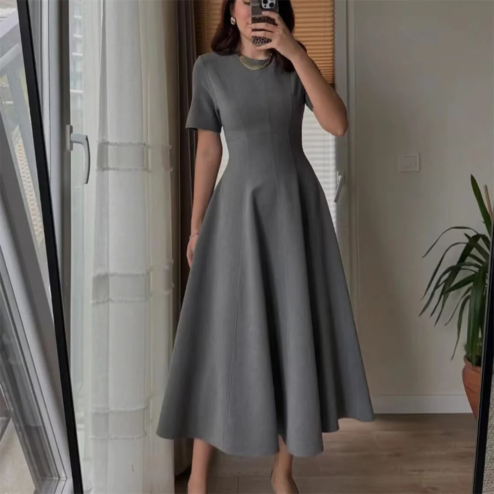 womens clothing European and American style fashionable n sense twocolor wave wide swing round neck dress 250514
