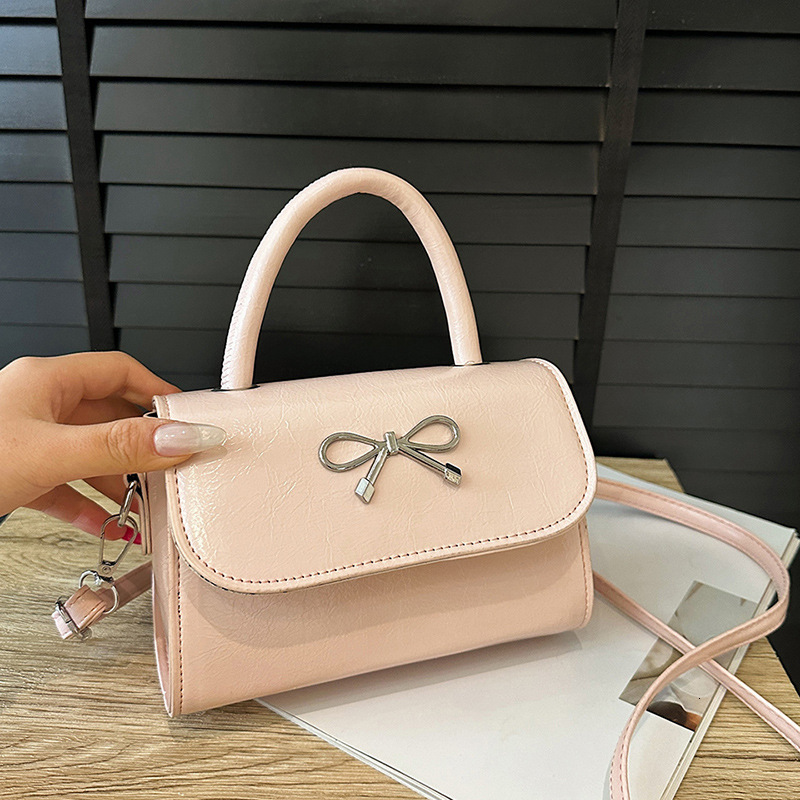 2025 New Butterfly Bow Niche Highend Westernstyle Luxury Bag Simple High Aesthetic Single Shoulder Crossbody Bag Temperament Small Square New Free Del