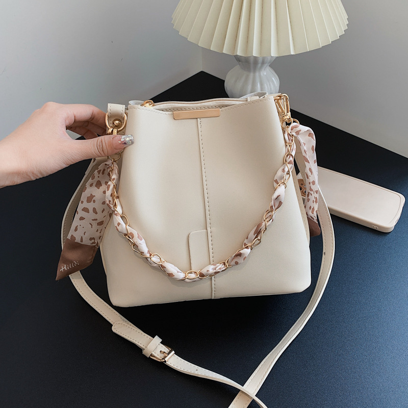 Free Delivery Designer Bag Textured Large Capacity Bucket For Women's 2025 Summer Fashion Crossbody Commuter Solid Shoulder Bag Luxury Bag