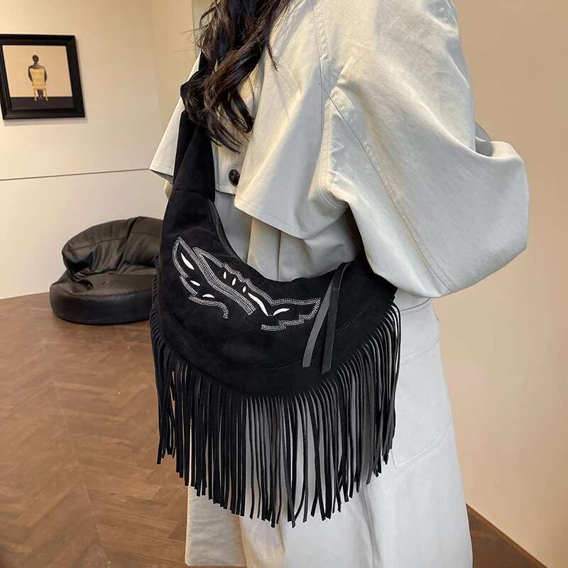 Shoulder Women Suede Tassels Crossbody Large Capacity Crescent Bag Trendy for Commuting Travel