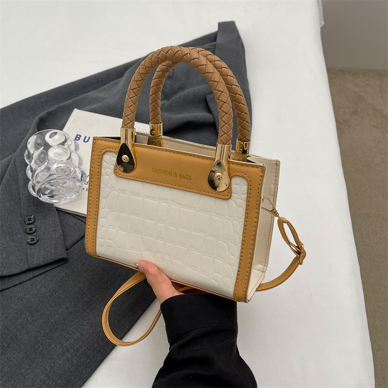 High Quality New Free Designer Bag 2024 Summer New Large Capacity Commuting Fashionable Solid Color Simple Handheld Single Cross Shoulder Small Handke