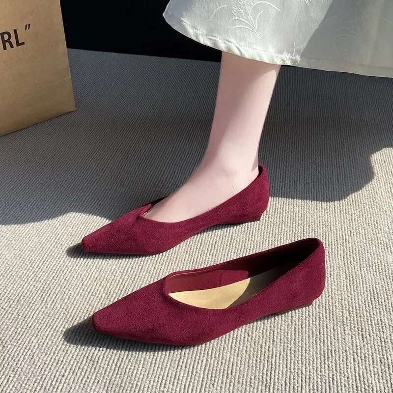 2025 Hot Sale Shoes Shallow Women's Fashion Daily Flats Women Sexy Pointed Toe Solid Flat Low Heels Zapatos Mujer