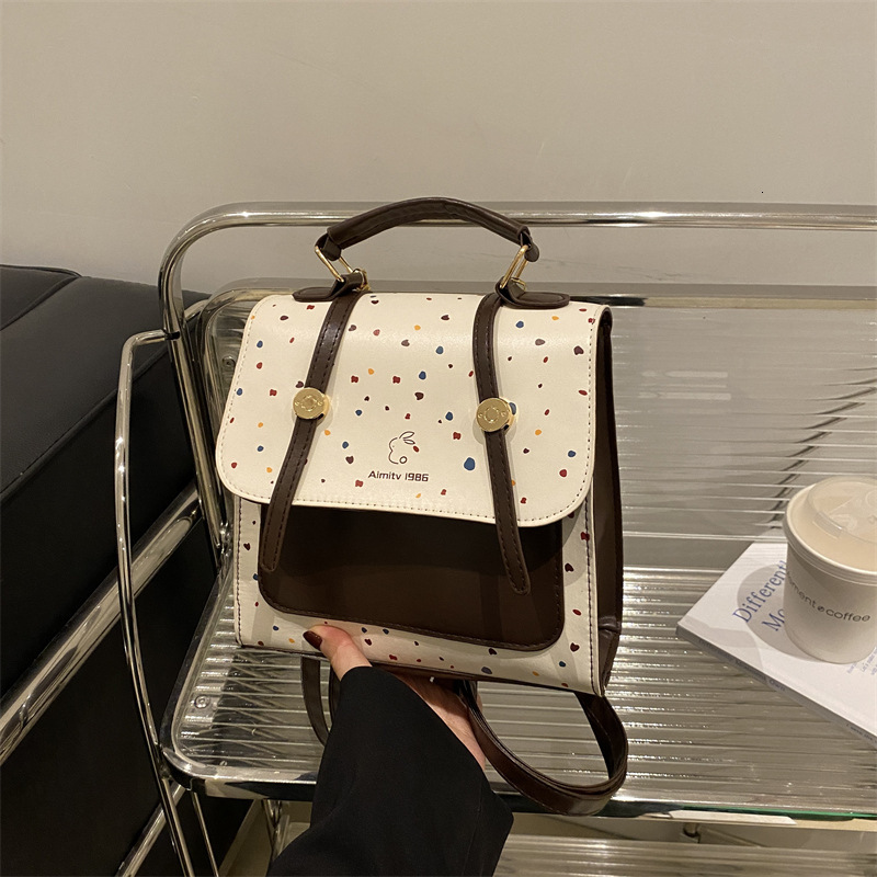Free Delivery Designer Bag Texture Large Capacity College Style Leisure 2025 New Fashionable Western Style Wave Point Simple Backpack For Women Luxury