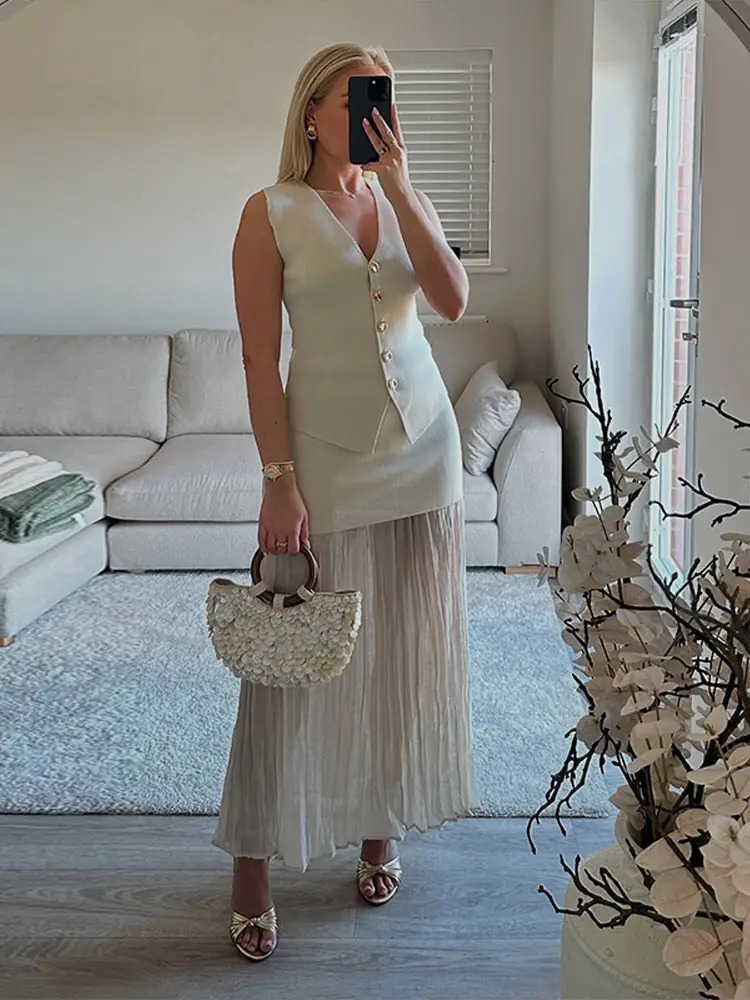 Elegant Knit Vest Skirt Sets Women Single-breasted V-neck Waistcoat Patchwork Tassel Skirts Set 2025 Summer Lady Long Skirt Suit 250513