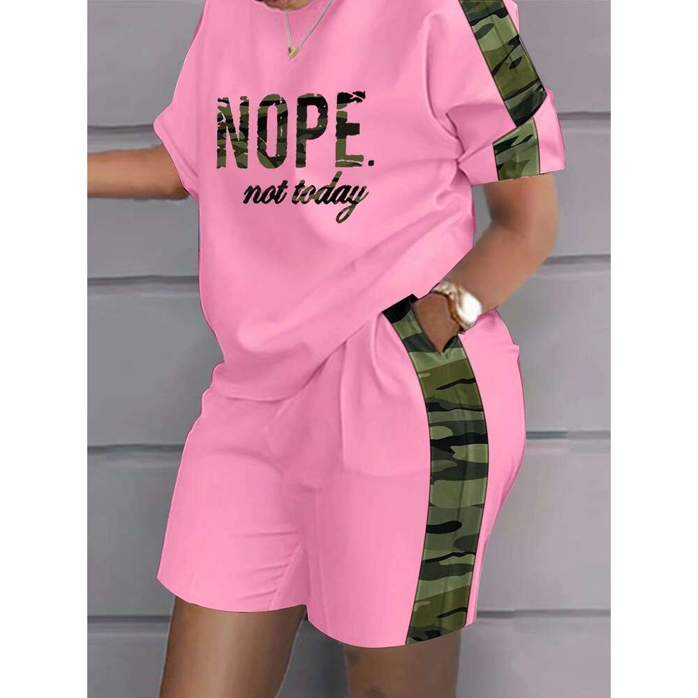 Size Two Set, Women's Plus Letter Print Contrast Panel Short Sleeve Tee & Shorts Outfits 2 Piece Set