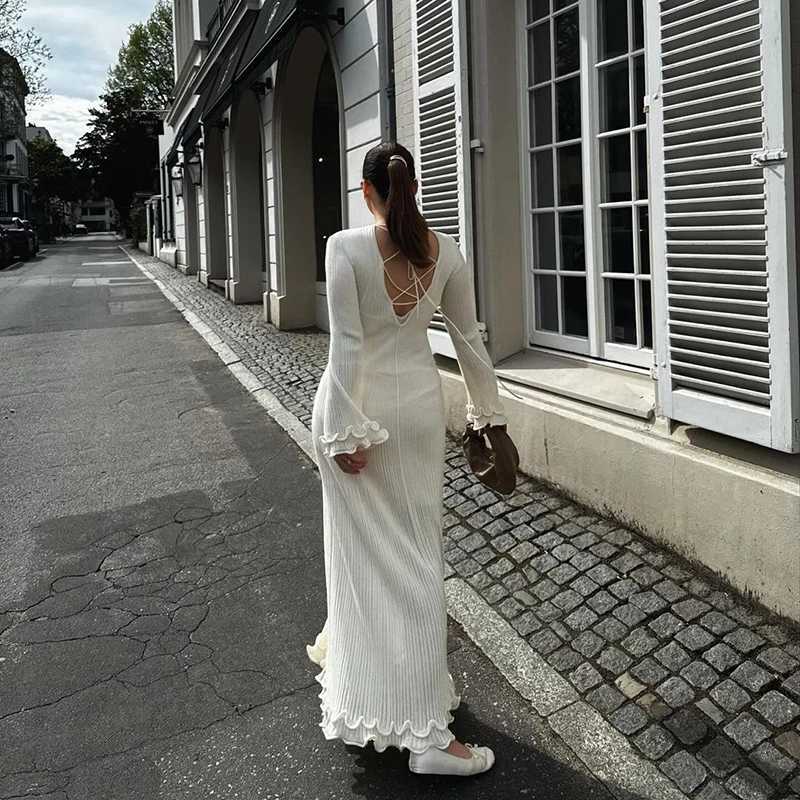 Ruffles Pleated Loose Long Dress Women Autumn Winter Fashion White O Neck Flare Elegant Party Dresses Female Streetwear OutfitsXJ250514
