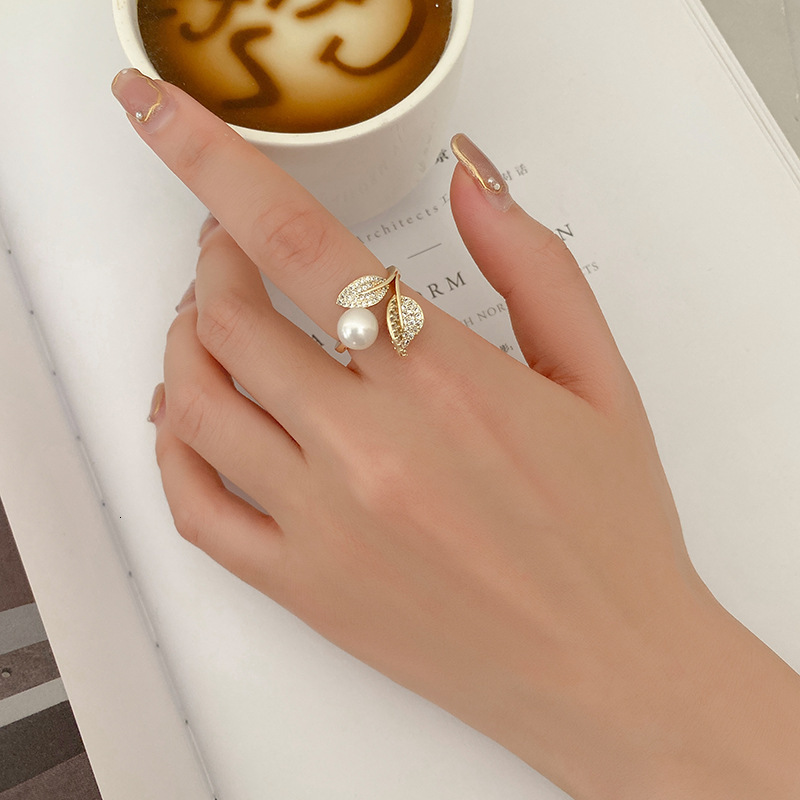 Fashionable Korean style Leaf for Women Collection Simple Pearl Ring Exquisite Jewelry