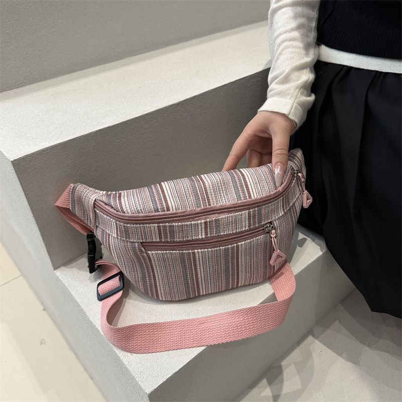 Small Fresh Luxury Bag Casual New Free Delivery Designer Bag Trendy Personalized 2025 Chest Spring And Summer Lightweight Pleated Shoulder Crossbody B