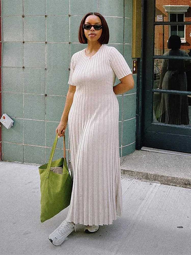 Knitted Women Long Dress Short Sleeve Pleated Lady Dresses 2024 Fashion Autumn Winter Hip Package O Neck Female DressesXJ250514