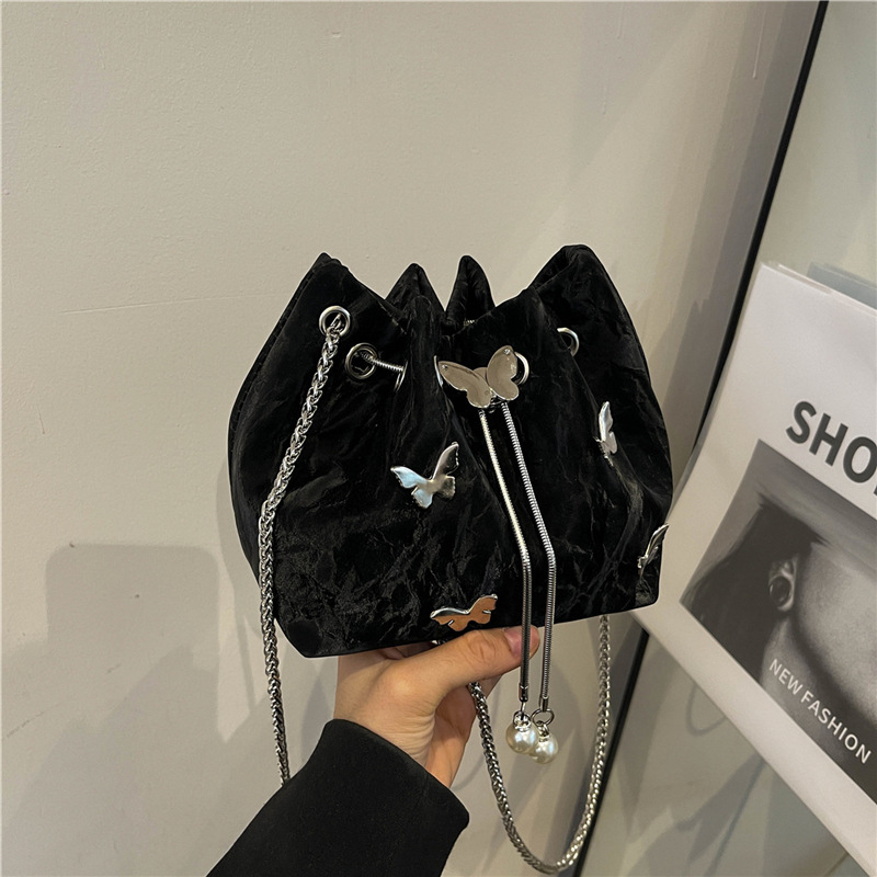 Free Delivery Designer Bag Niche Design Pleated Drawstring Butterfly Shoulder Crossbody 2025 Autumn New Style High End Versatile Chain Bucket Luxury B