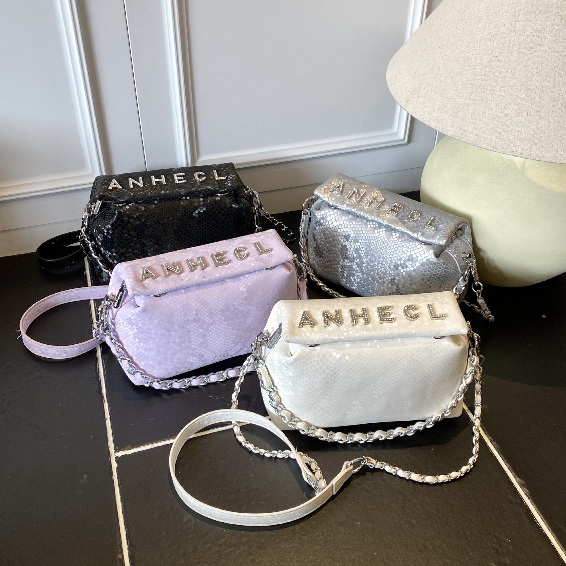 Designer Pack Women S Snake Patterned Chain Women S New Magnetic Buckle Letter Pillow Bag Summer Single Shoulder Crossbody Bag Free Shipping