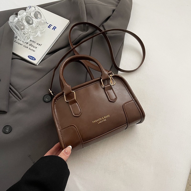 Free Delivery Designer Bag Small Versatile Autumn And Winter 2025 New Fashion Single Shoulder Crossbody For Women Hand Held Commuting Pillow Luxury Ba