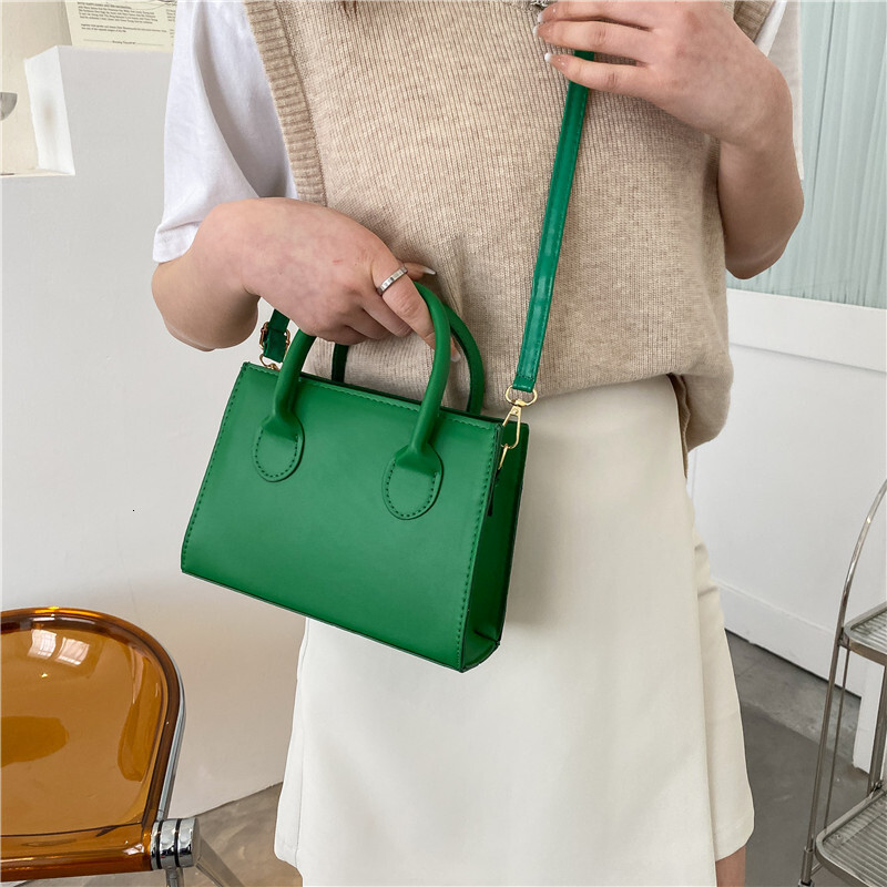 Free Delivery Designer Bag Small Women's 2025 Popular New Korean Version Crossbody Internet Famous Fashion Texture Single Shoulder Hand Luxury Ba