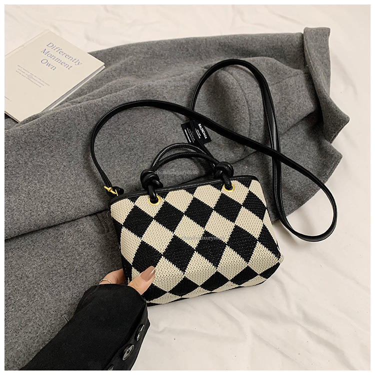 Casual Women's Handbag Free Shipping Designer Bag Lingge Fashionable Color Contrast Crossbody Bag New Cute Single Shoulder Phone Bag Makeup Bag