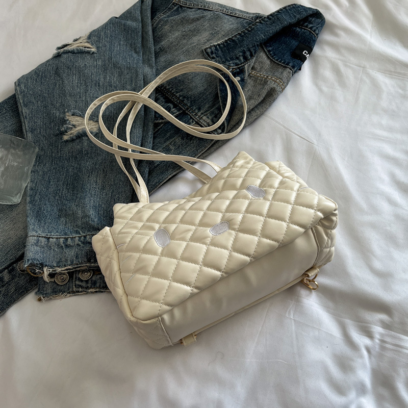 New Luxury Bag Free Delivery Designer Bag Lingge Embroidery Thread Large Capacity For Women 2025 New Commuter Storage Bag Fashion Single Shoulder Tote