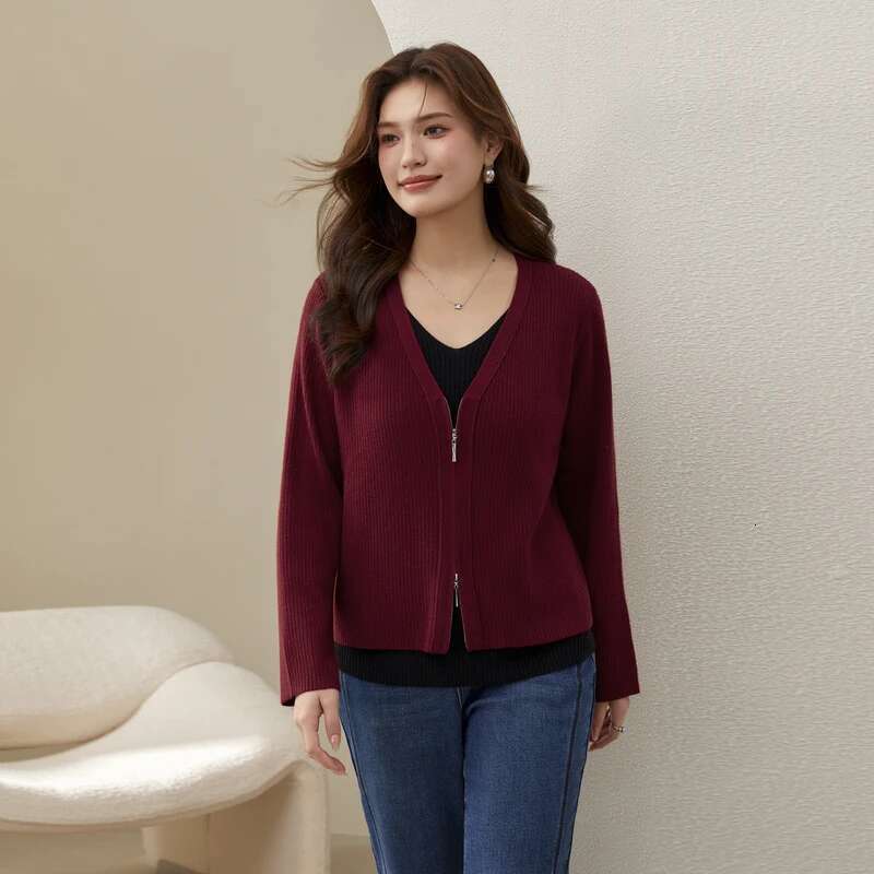 Plus Size XL-5XL Spring Autumn Korean Women Clothing Contrasting Color Fake Two-piece Long-sleeved Round Neck Pullover Sweater