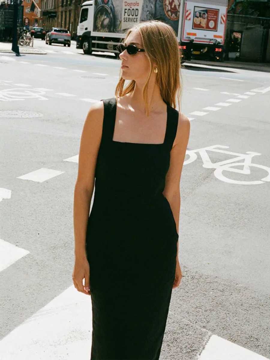 Bornladies Cotton Linen Solid Color Square Neck Suspender Dress Womens Fashion Slim Fit Long Dress Summer New Womens ClothingXJ250514