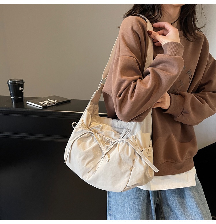 Casual, pleated tote with large capacity, lightweight, suitable for travel, class, commuting, crossbody women's bag