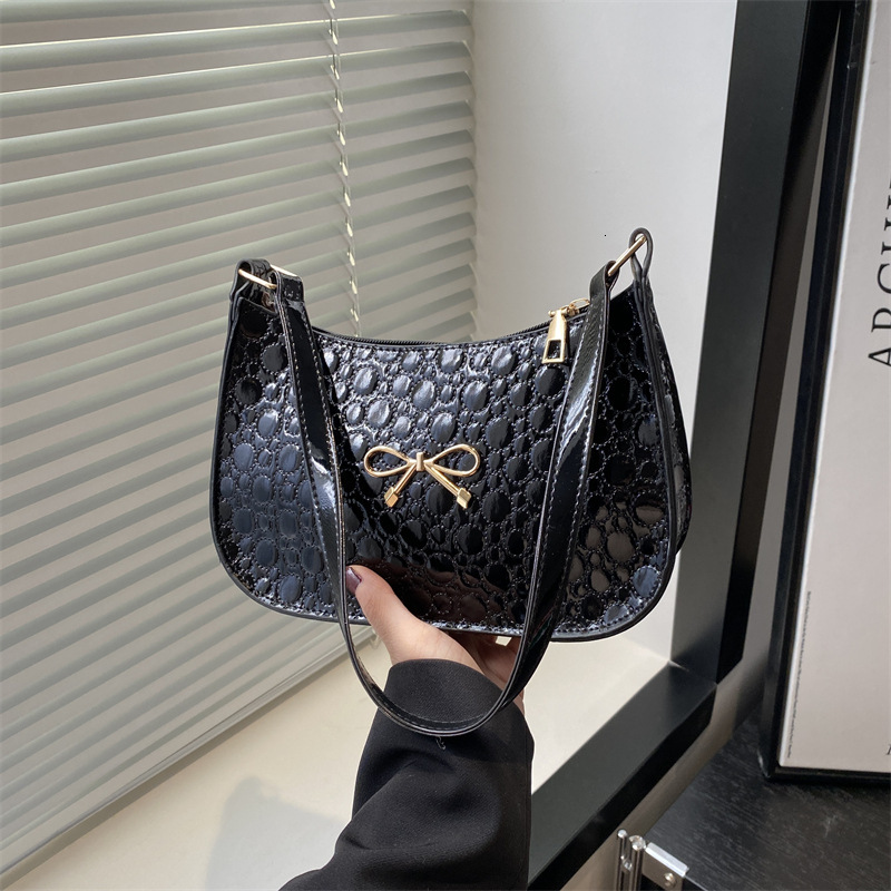 Underarm Luxury For Women 2025 Butterfly Knot Woven Pattern Spring Small Square New Free Delivery Designer Bag Bag Simple And Casual Single Luxury Bag
