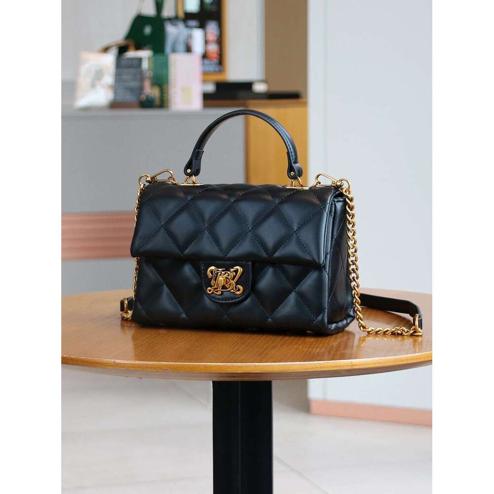 Fashion Spring And Summer 2025 New Rhombic Chain Temperament Handbag High Sense Niche Design Shoulder Messenger B
