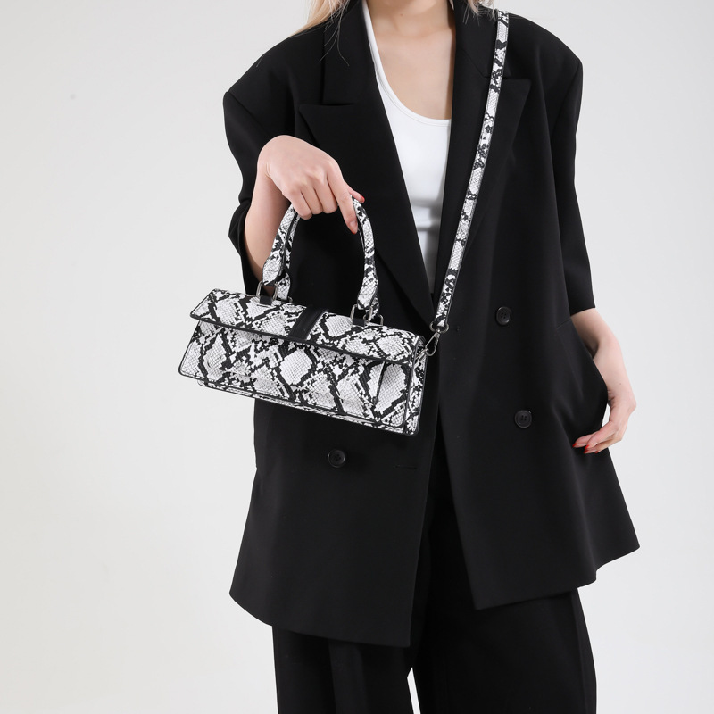 Designer Pack Handheld Small Square Female Trend Niche Design Texture French Stick Bag Western Style Snake Pattern Single Shoulder Crossbody Bag Free 