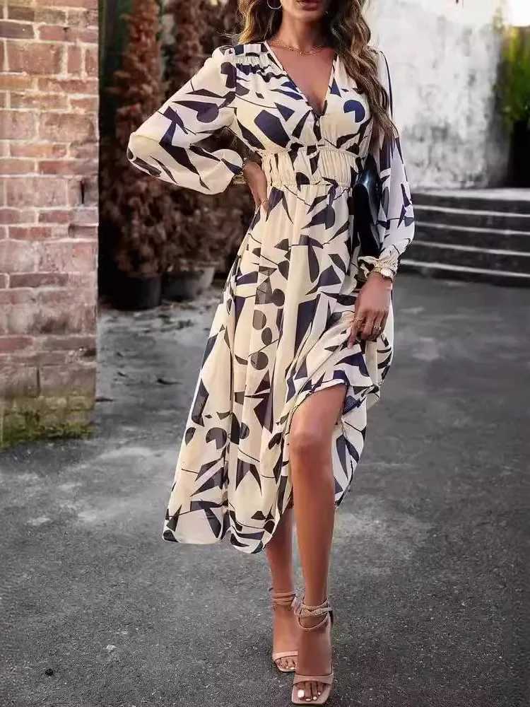Autumn Womens New 2024 Fashionable Floral Print Sexy V-neck Long Sleeved Dress Bohemian Vacation Style Elegant Long StyleXJ250514