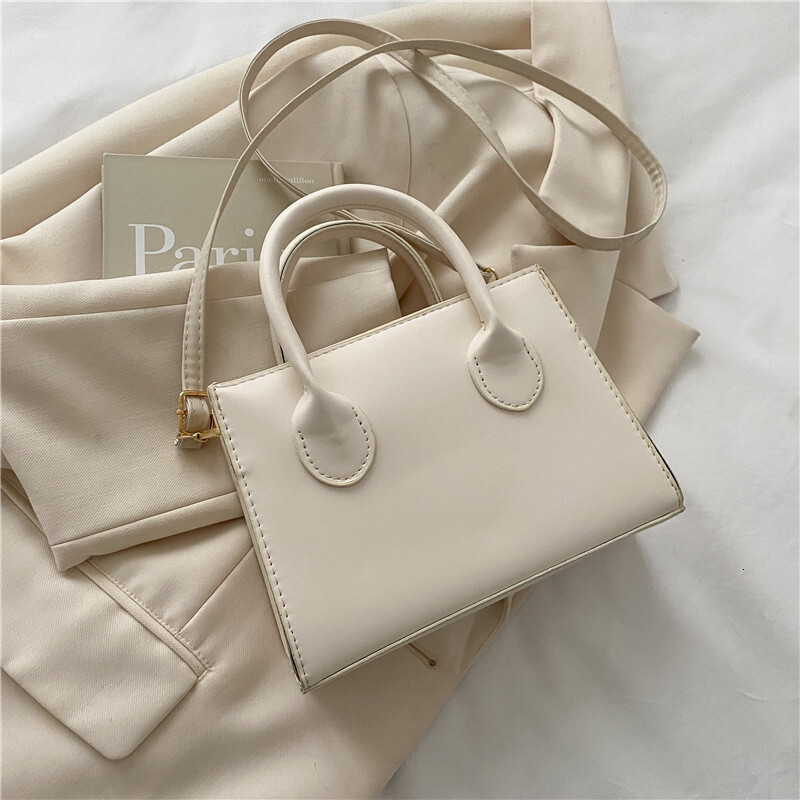 Free Delivery Designer Bag Small Women's 2025 Popular New Korean Version Crossbody Internet Famous Fashion Texture Single Shoulder Hand Luxury Ba