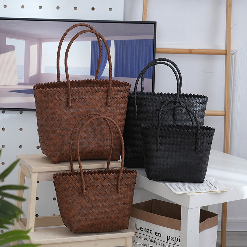 2025 New Handbag Fashion Simple Beach Vacation Straw Bag Designer Women's New Woven Handbag Imitation Vine Weaving Festival Gift Vacation Bag